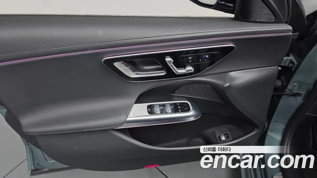 Mercedes-Benz E-Class — Фото автомобиля 23