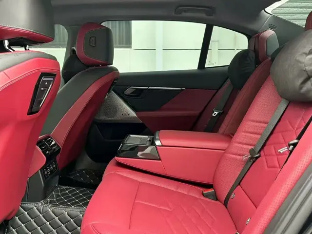 BMW 5 Series — Фото автомобиля 2