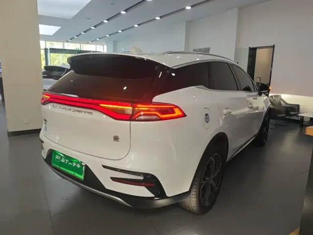 BYD Tang — Фото автомобиля 6