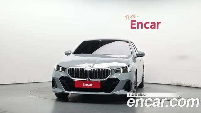 BMW 5 Series G60 — Фото автомобиля 3