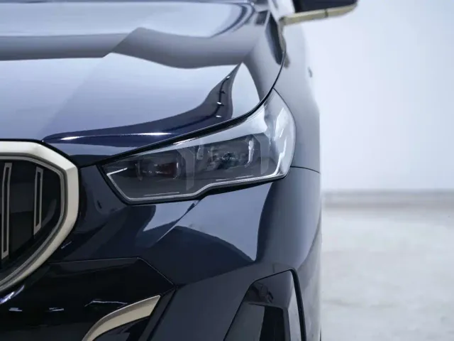 BMW 5 Series — Фото автомобиля 10