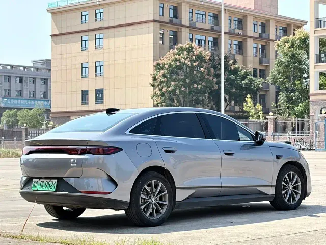 BYD Qin L — Фото автомобиля 7
