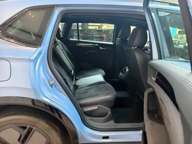 Volkswagen Tiguan L — Фото автомобиля 5