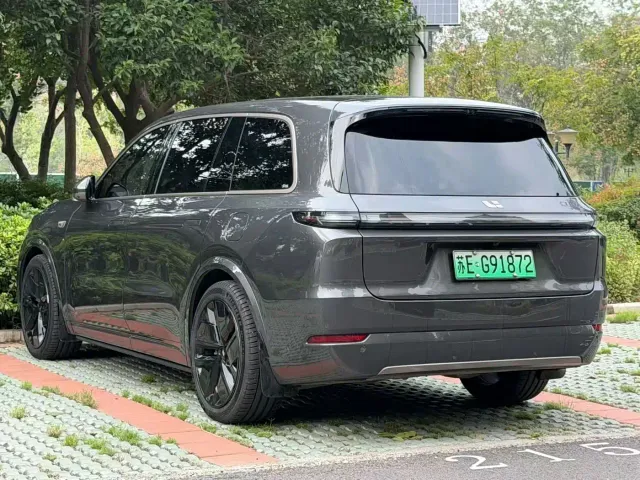 Li Auto L9 — Фото автомобиля 7
