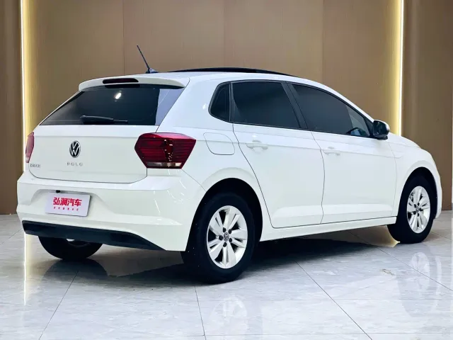 Volkswagen Polo — Фото автомобиля 3