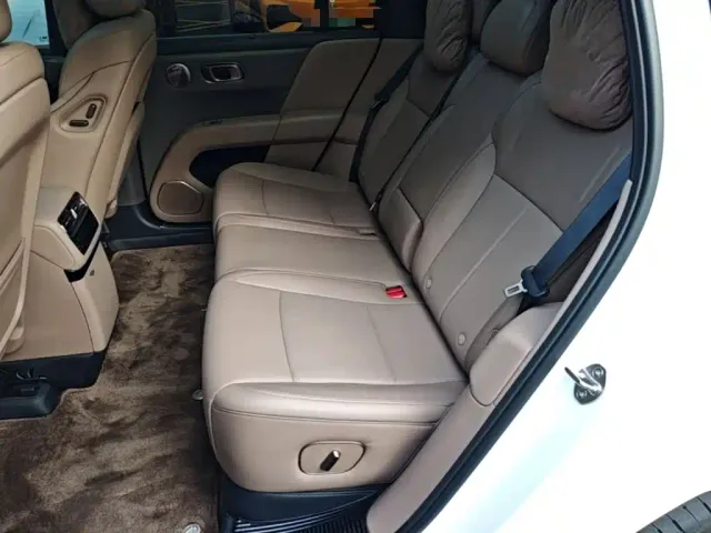 Li Auto i6 — Фото автомобиля 16