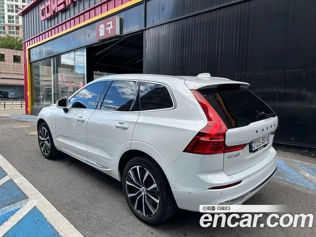 Вольво XC60 — Фото автомобиля 6