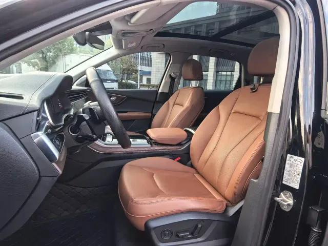 Audi Q7 — Фото автомобиля 11
