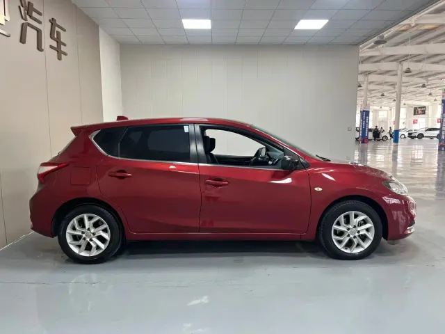 Nissan Tiida — Фото автомобиля 7
