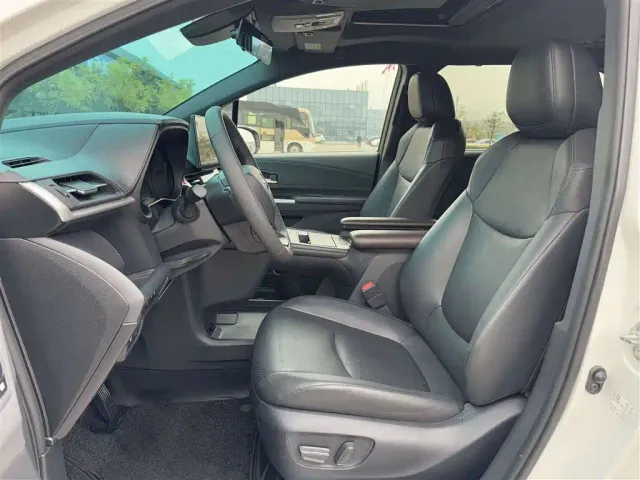 Toyota Granvia — Фото автомобиля 5