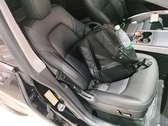 Tesla Model Y — Фото автомобиля 24