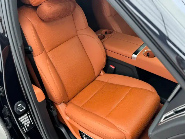 Li Auto L8 — Фото автомобиля 21