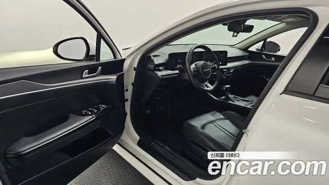 Kia K5 Новый K5 3 поколение 2.0 LPi(Для проката) — Фото автомобиля 9