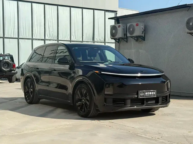 Li Auto L8 — Фото автомобиля 3
