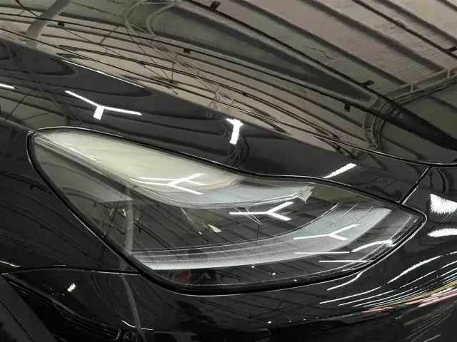 Tesla Model Y — Фото автомобиля 11