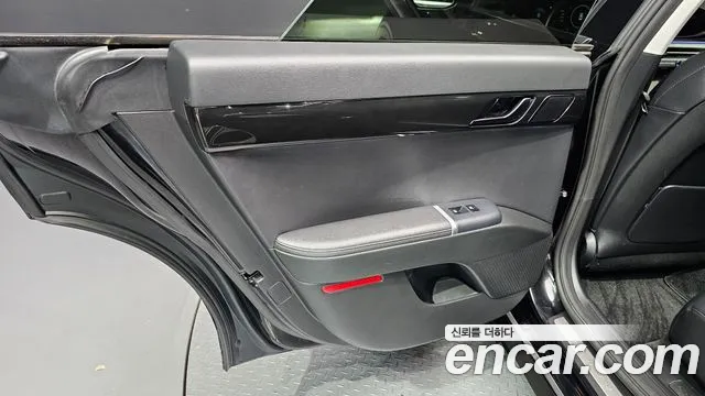 Hyundai Grandeur Grandeur (GN7) 2.5 Бензин 2WD — Фото автомобиля 25