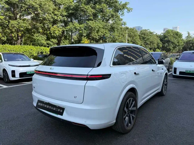 Li Auto L7 — Фото автомобиля 13