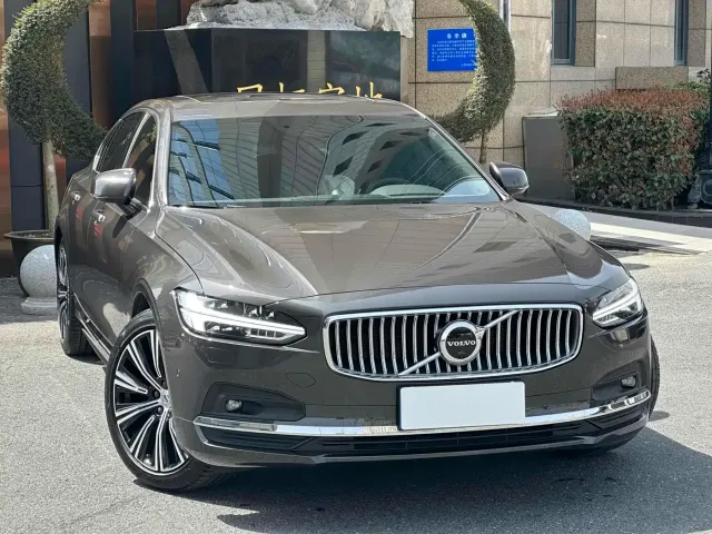 Volvo Volvo S90 2023 B5 Intelligent Vision Luxury Edition — Фото автомобиля 3