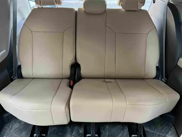 Toyota Sienna — Фото автомобиля 21