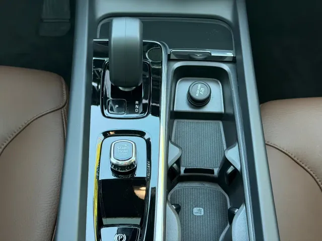 Volvo XC60 — Фото автомобиля 8