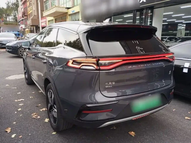 BYD Tang — Фото автомобиля 4