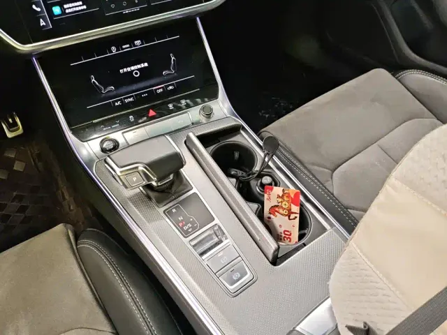 Audi A6L — Фото автомобиля 9