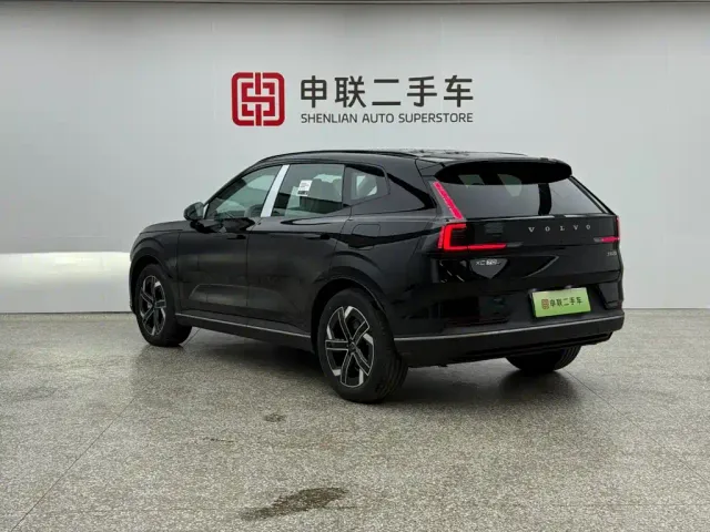 Volvo XC70 Plug-in Hybrid — Фото автомобиля 5