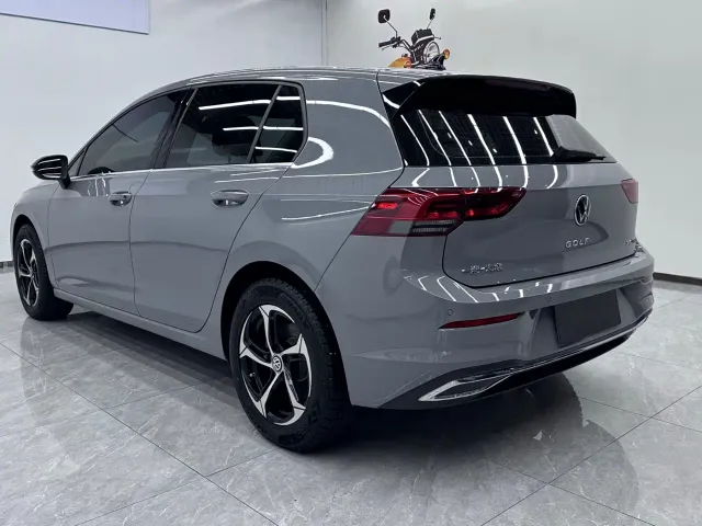 Volkswagen Golf — Фото автомобиля 5