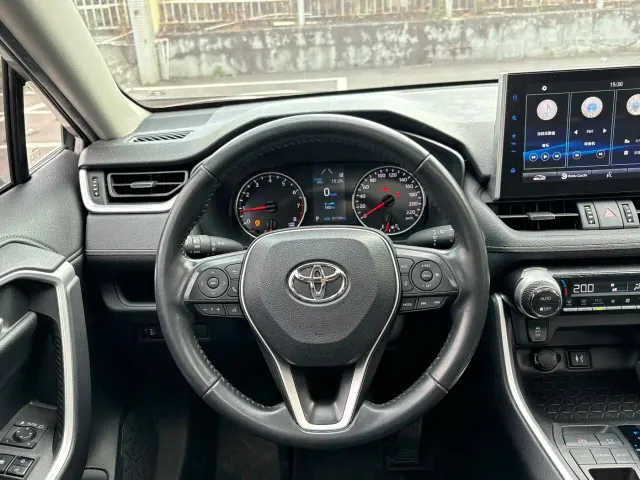 Toyota Wildlander — Фото автомобиля 11