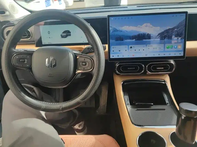 Leapmotor C11 — Фото автомобиля 12