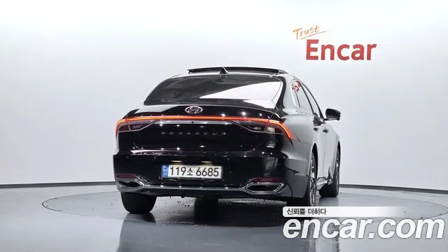 Hyundai Grandeur — Фото автомобиля 3