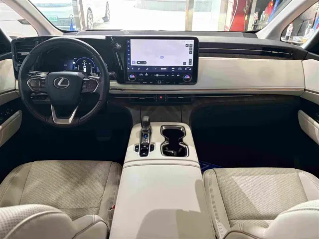 Lexus LM — Фото автомобиля 10