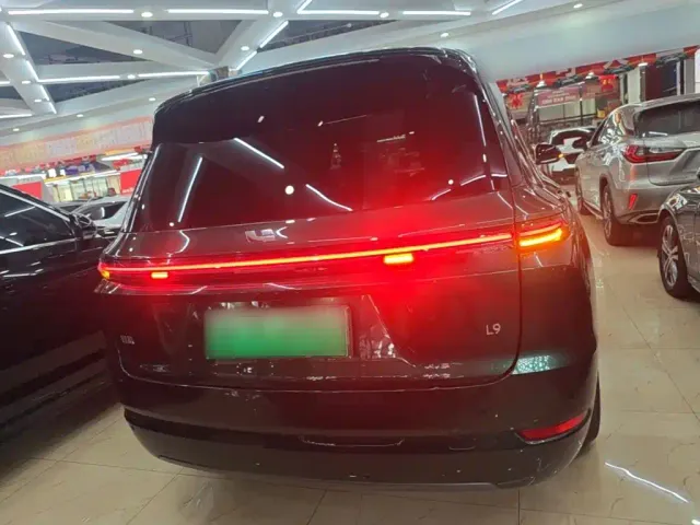 Li Auto L9 — Фото автомобиля 5