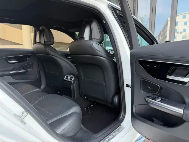 Mercedes-Benz C-Class — Фото автомобиля 7