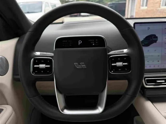 Li Auto L9 — Фото автомобиля 8