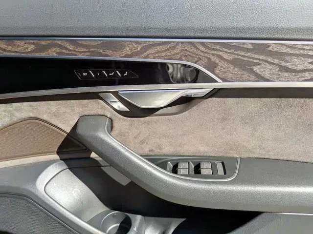 Audi A8 — Фото автомобиля 19