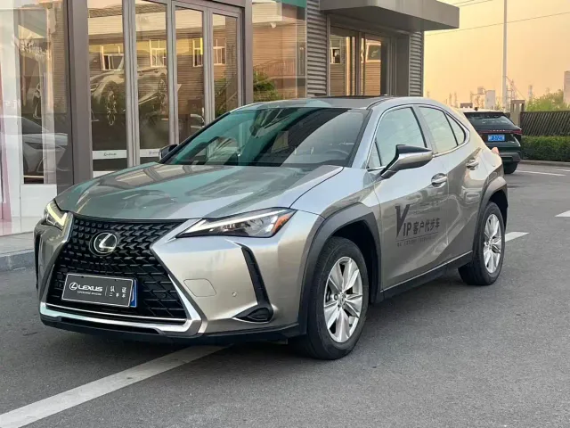 Фотография автомобиля — Lexus UX