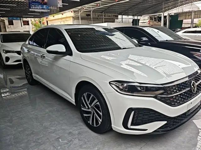 Volkswagen Lavida — Фото автомобиля 3