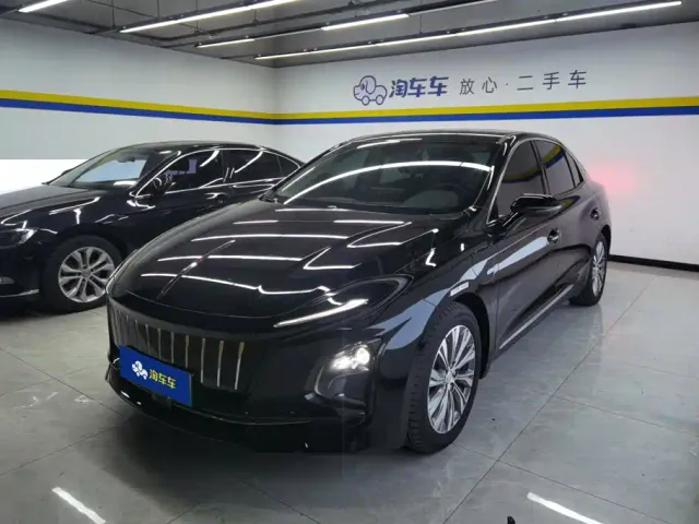 Фотография автомобиля — Hongqi E-QM5