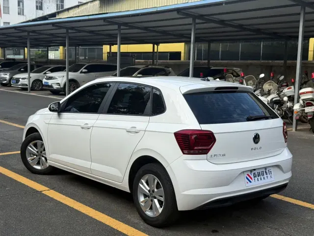 Volkswagen Polo — Фото автомобиля 6