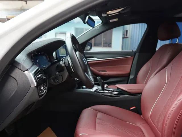 BMW 5 Series — Фото автомобиля 4