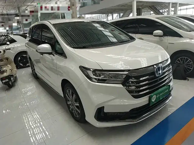 Honda Odyssey — Фото автомобиля 3