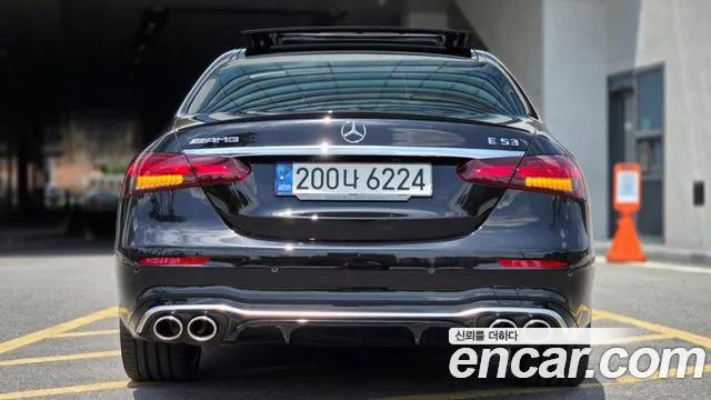 Mercedes-Benz E-Class — Фото автомобиля 5