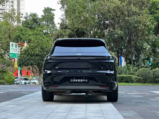 Li Auto L6 — Фото автомобиля 7