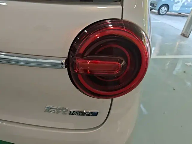 Wuling Hongguang Mini EV — Фото автомобиля 7