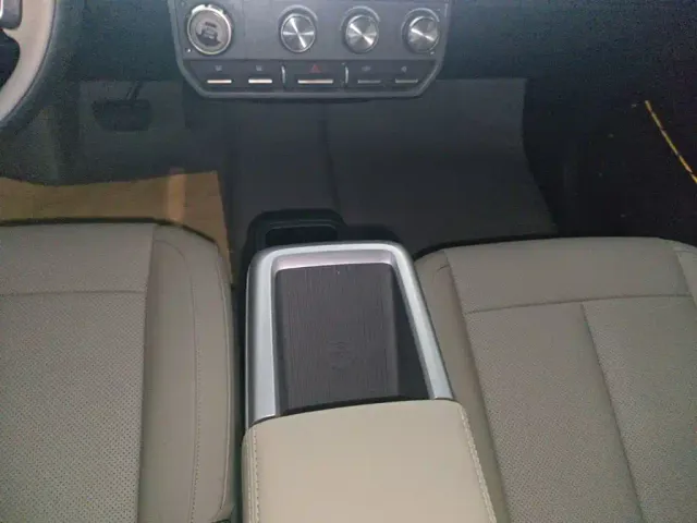 iCAR V23 — Фото автомобиля 13