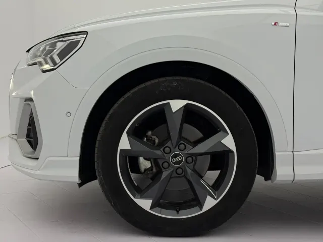 Audi Q3 — Фото автомобиля 21