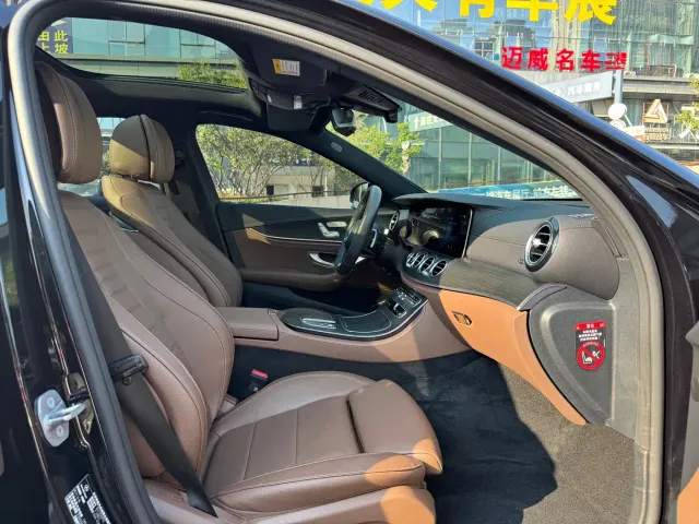 Mercedes-Benz E-Class — Фото автомобиля 10
