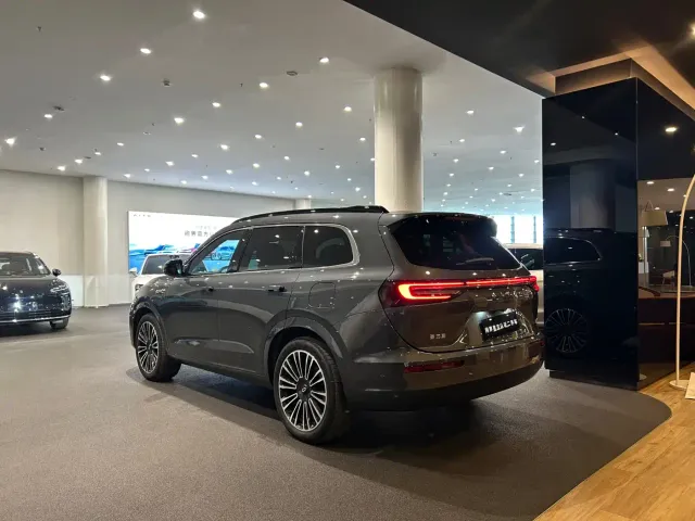 Aito M7 — Фото автомобиля 15