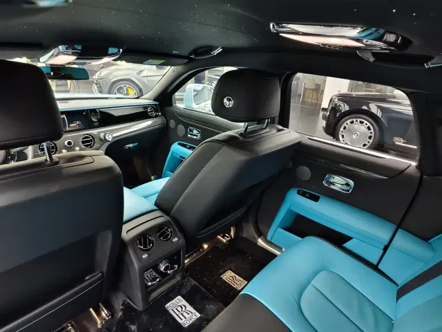 Rolls-Royce Ghost — Фото автомобиля 6